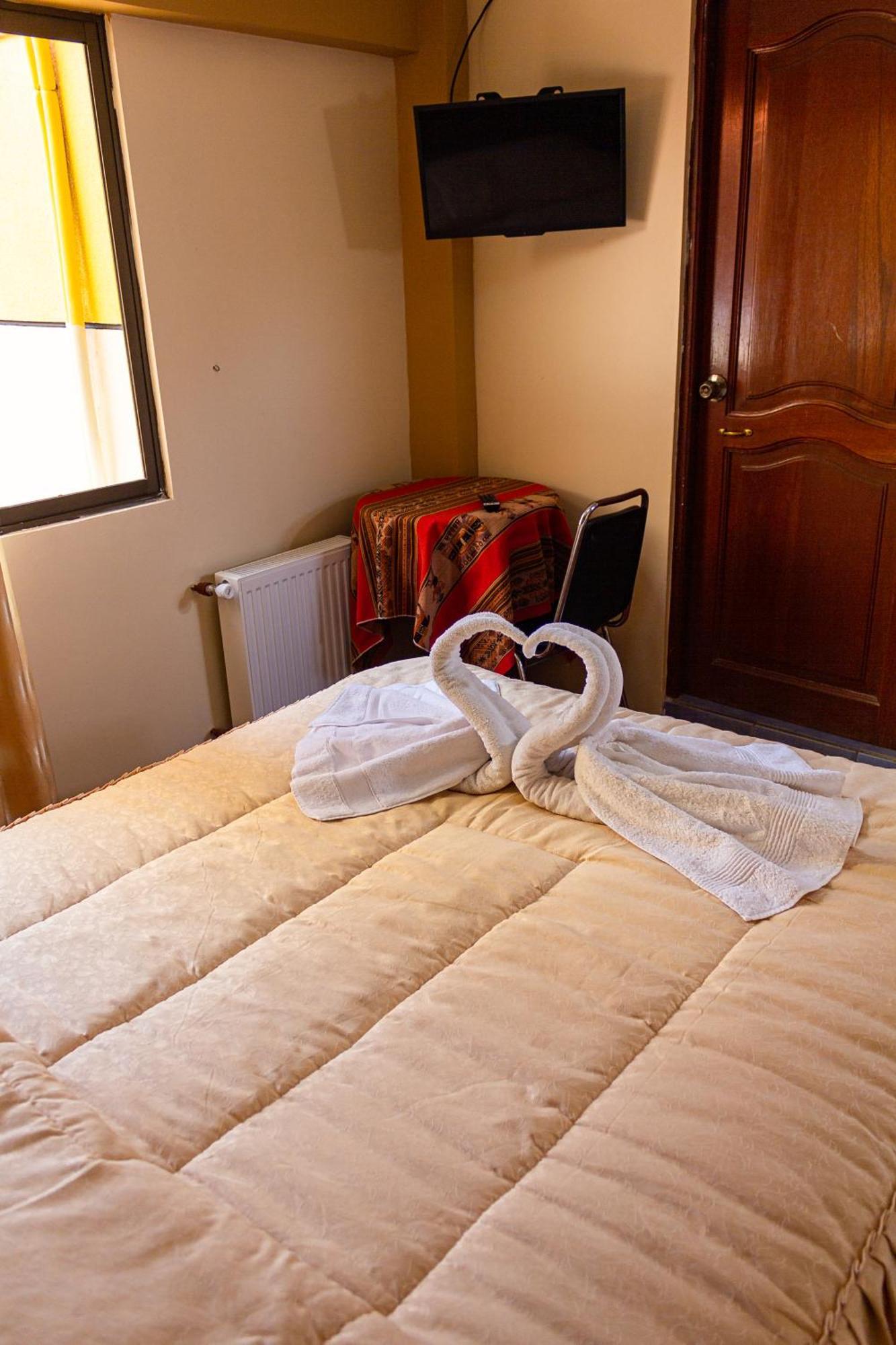 Hostal Sonia Копакабана Экстерьер фото