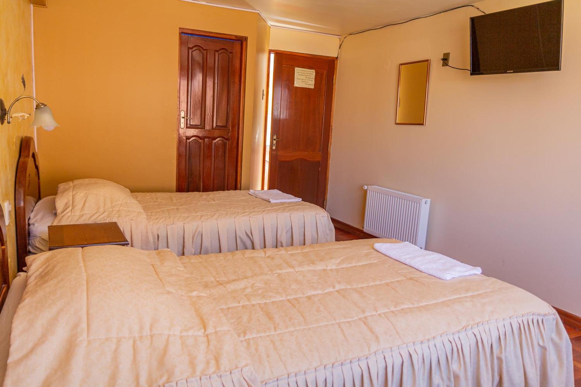 Hostal Sonia Копакабана Экстерьер фото